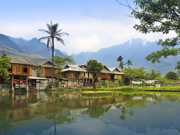 Du lịch Mai Châu Hòa Bình Ban-lac-1